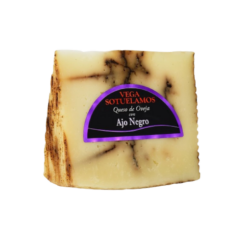 VEGA SOTUELAMOS avių pieno sūris su juodaisiais česnakais