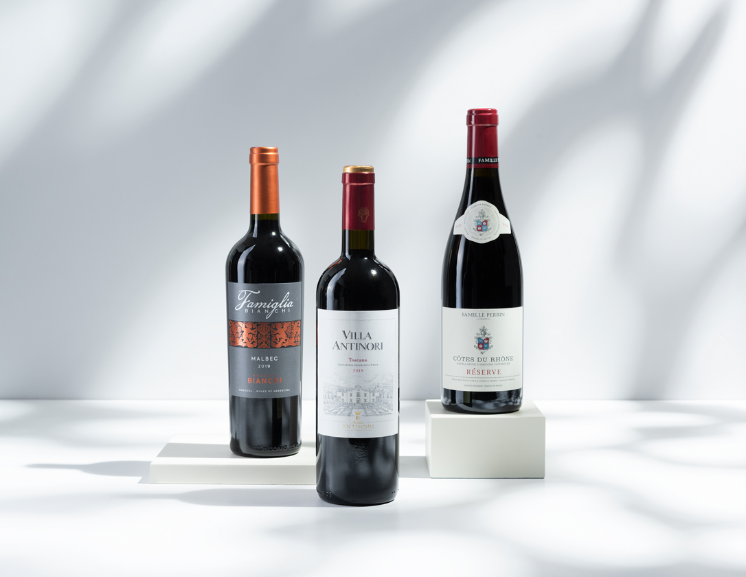 PRIE RAUDONOS MĖSOS